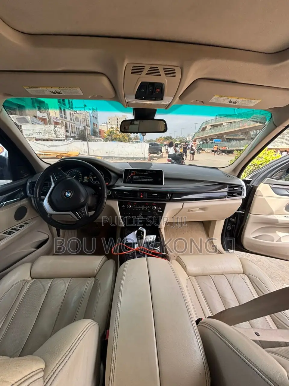 BMW X5 xDrive50i AWD (4.4L 8cyl 8A) 2016 Noir