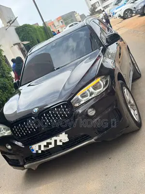 BMW X5 xDrive50i AWD (4.4L 8cyl 8A) 2016 Noir
