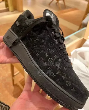 Photo - Louis Vitón