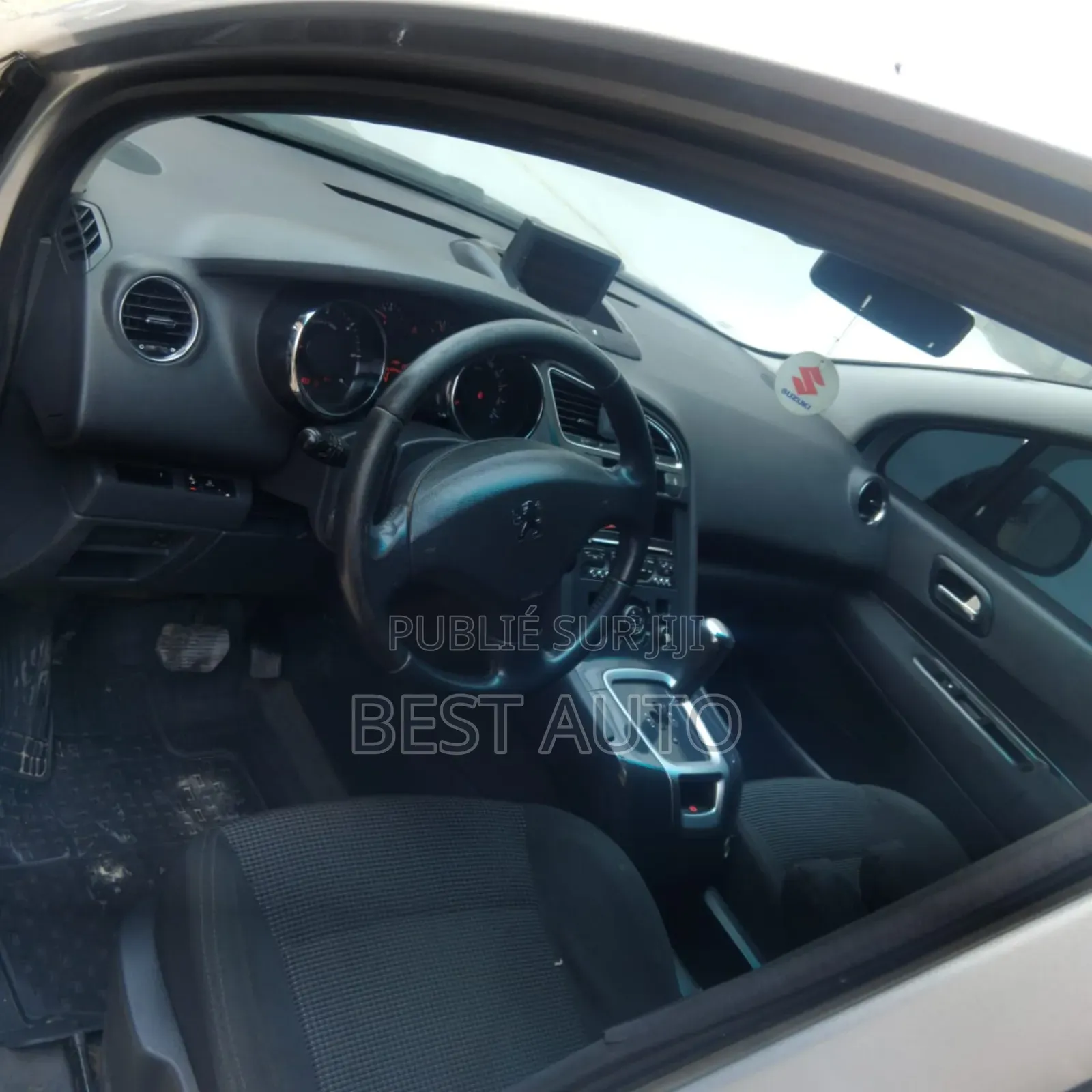 PEUGEOT 5008 2013 Gris