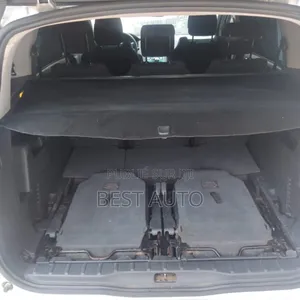 PEUGEOT 5008 2013 Gris