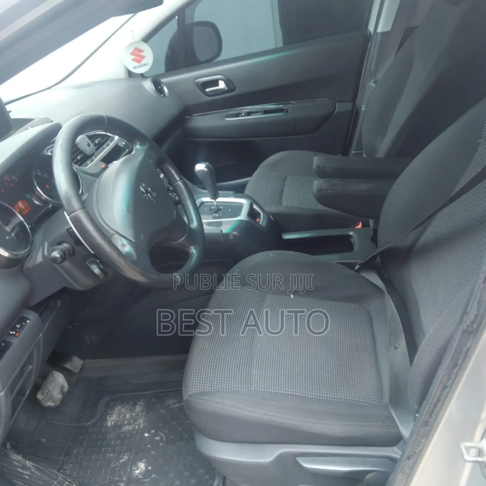 PEUGEOT 5008 2013 Gris
