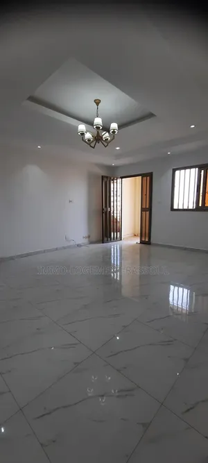 2chbre Appartement dans , Fann-Point E-Amitié à Louer