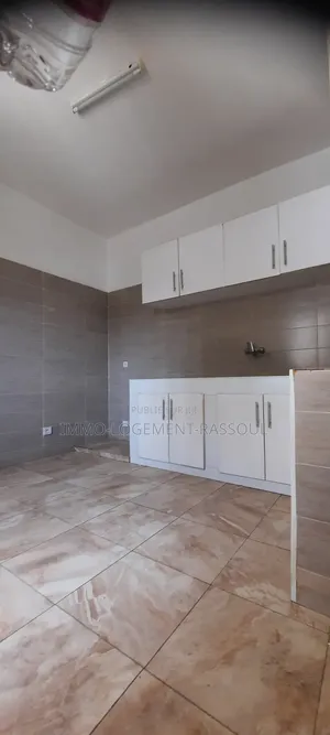 2chbre Appartement dans , Fann-Point E-Amitié à Louer