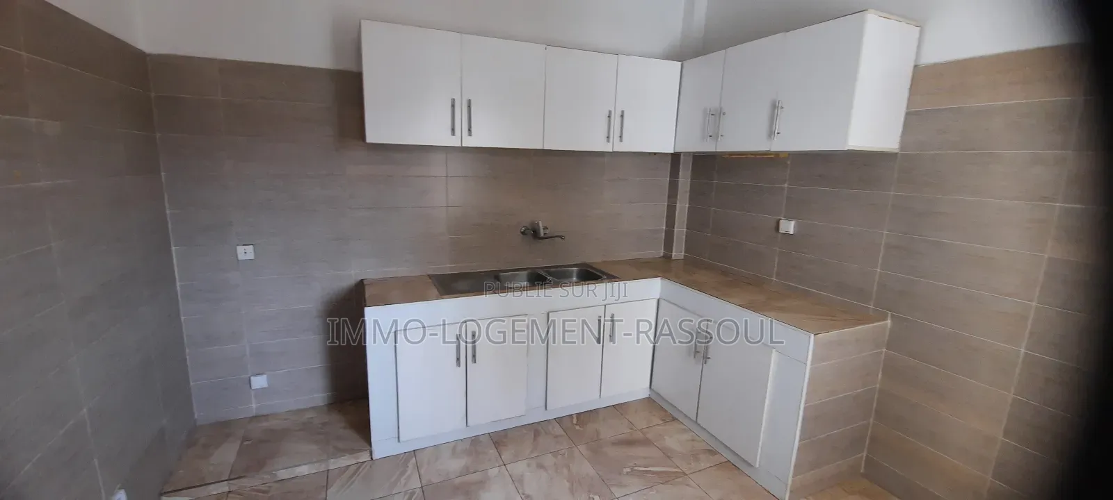 2chbre Appartement dans , Fann-Point E-Amitié à Louer