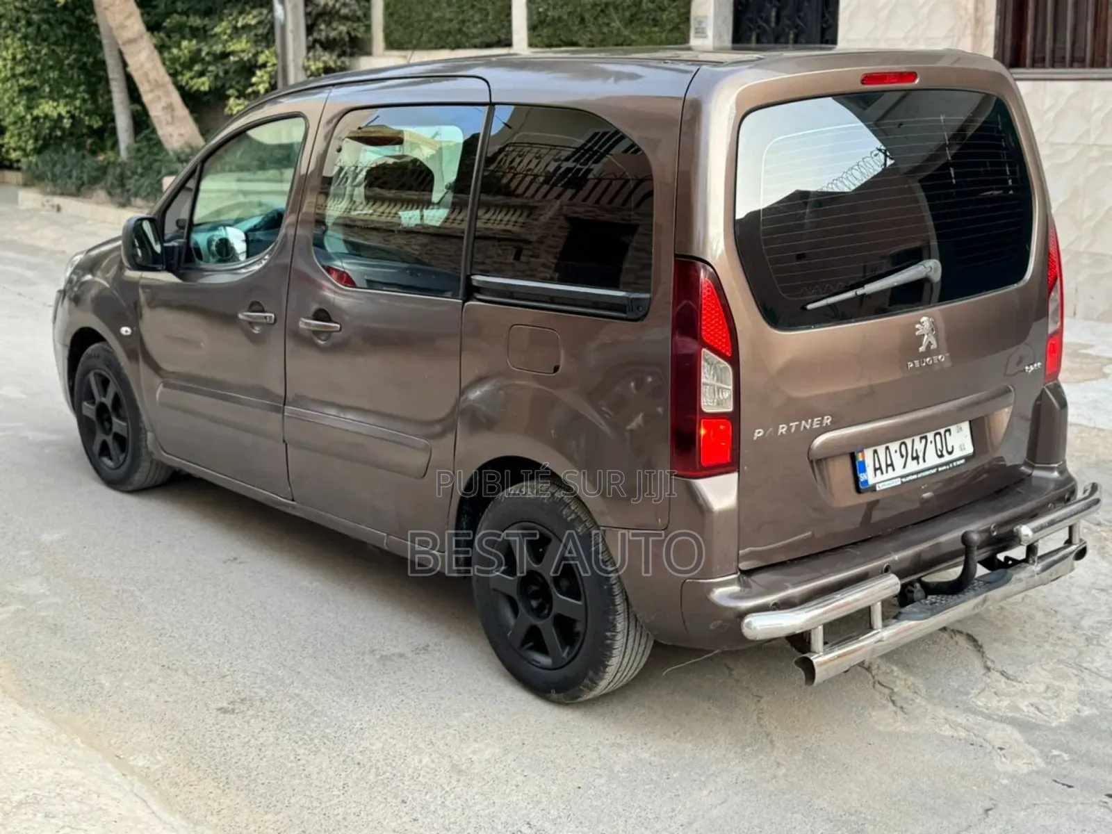 PEUGEOT Partenaire 2015 Marron