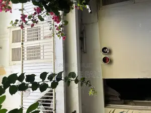 2chbre Maison dans Badu, HLM à Vendre