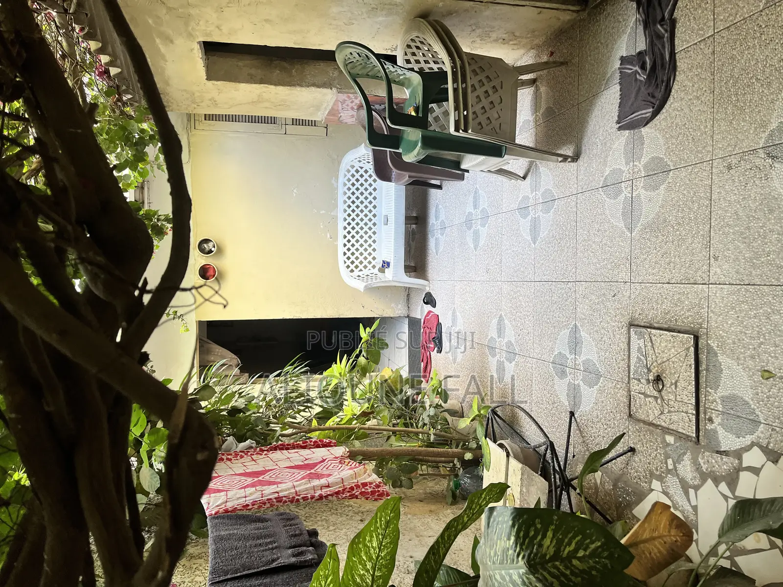 2chbre Maison dans Badu, HLM à Vendre