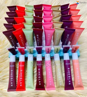 Photo - Gloss À Lèvre, Baume À Lèvre
