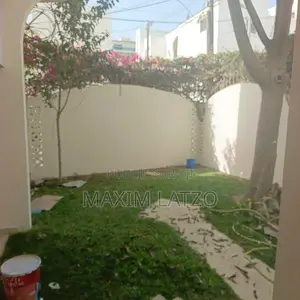 Photo - 7chbre Maison dans Almadies à Louer