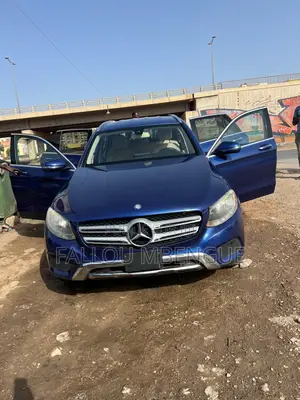 Photo - Mercedes-Benz GLC-Class 2016 Bleu