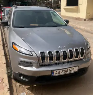 Photo - Jeep Cherokee 2016 Gris