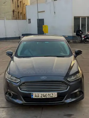 Photo - Ford Fusion SE AWD 2016 Gris