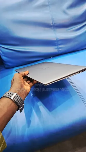 New Dell Precision 5550 32GB Intel Core I7 SSD 512GB