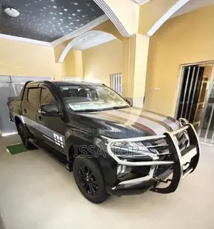Photo - Mitsubishi L200 2024 Noir