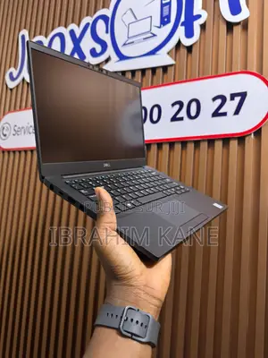 Photo - Ordinateur Portable Dell Latitude 7390 16GB Intel Core I7 SSD 256GB
