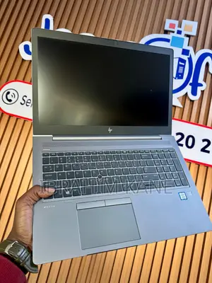 New Ordinateur Portable HP ZBook 15u G5 16GB Intel Core I5 SSD 512GB