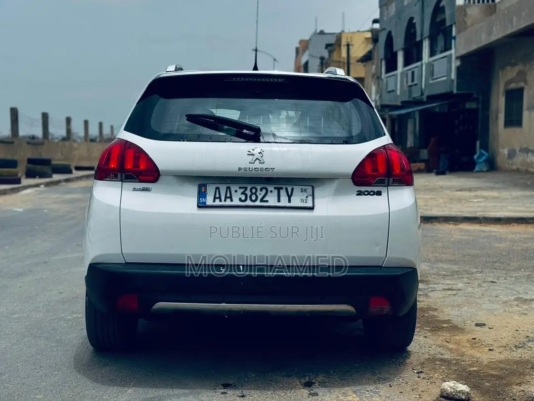 PEUGEOT 2008 1.6 BlueHD (120 Hp) 2017 Blanc