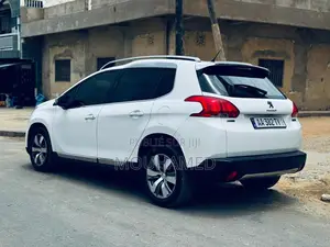 PEUGEOT 2008 1.6 BlueHD (120 Hp) 2017 Blanc