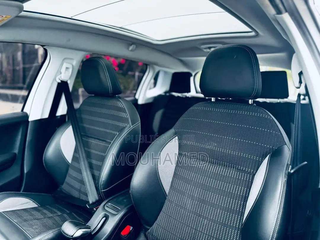 PEUGEOT 2008 1.6 BlueHD (120 Hp) 2017 Blanc