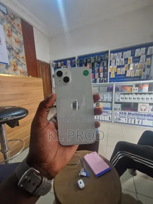 Photo - New Pomme iPhone 14 Plus 256 GB Blanc