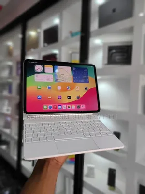Photo - New Pomme iPad Pro 11 (2024) 128 GB Autre