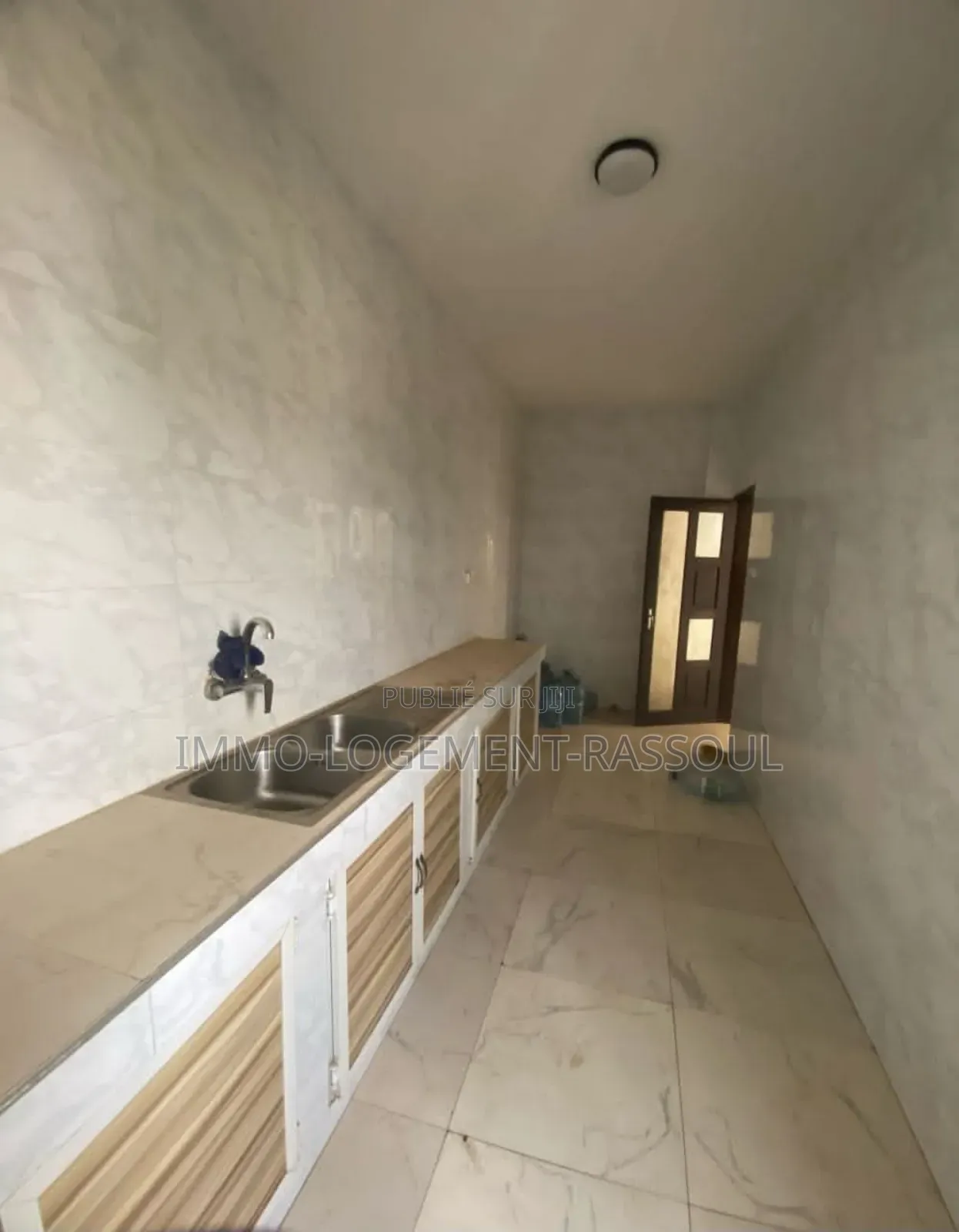 3chbre Appartement dans , Yoff à Louer