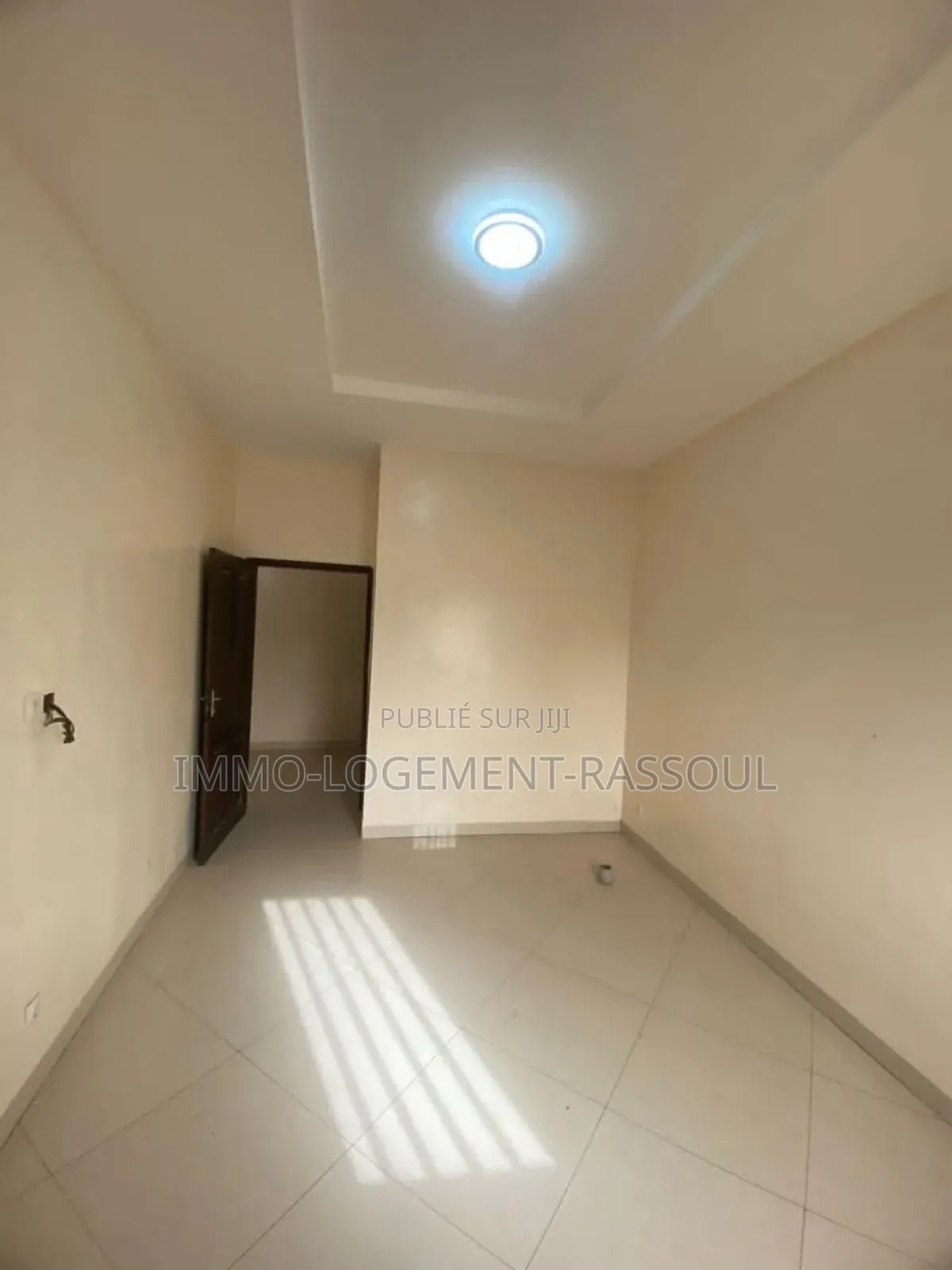 3chbre Appartement dans , Yoff à Louer