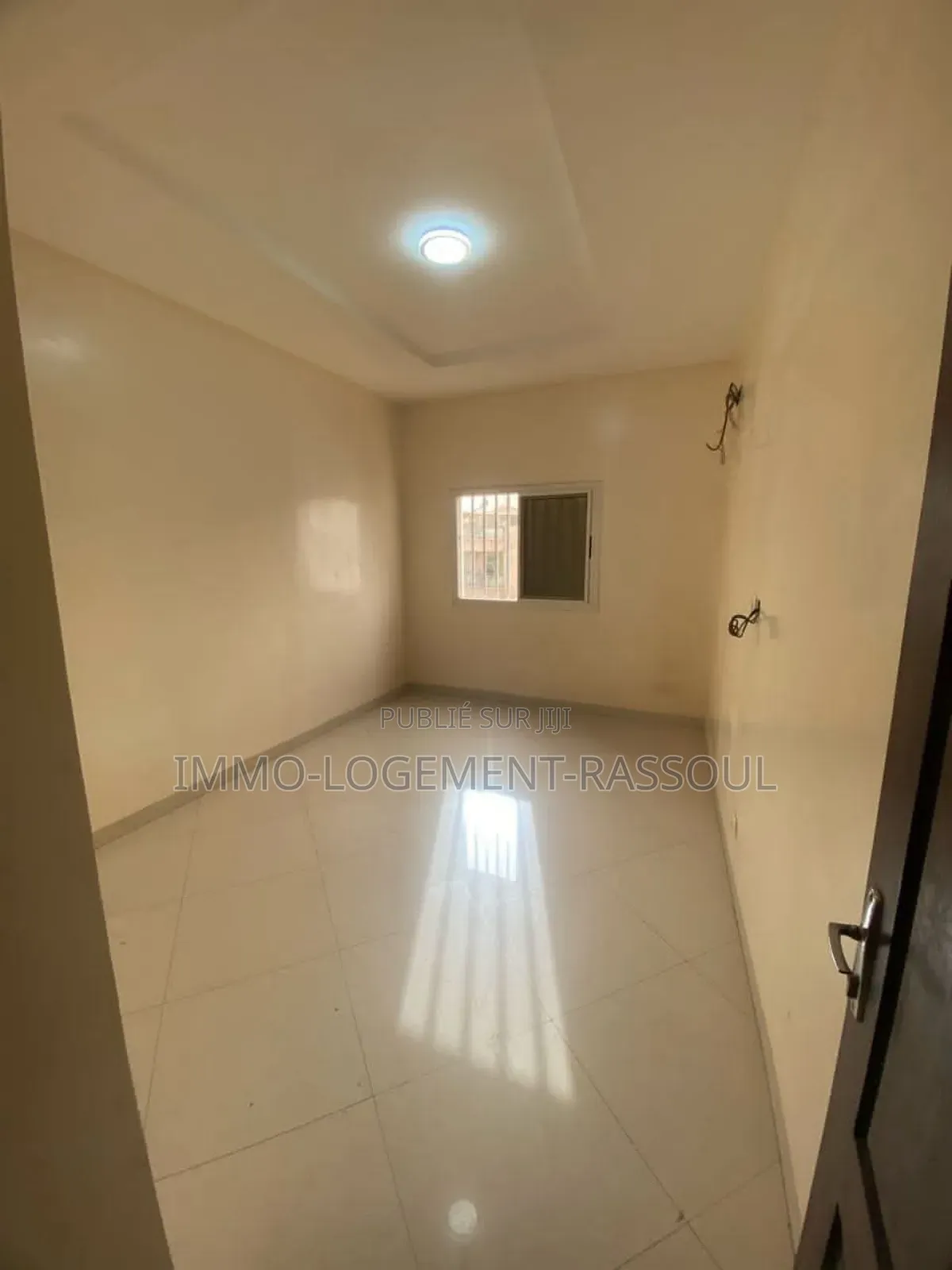 3chbre Appartement dans , Yoff à Louer