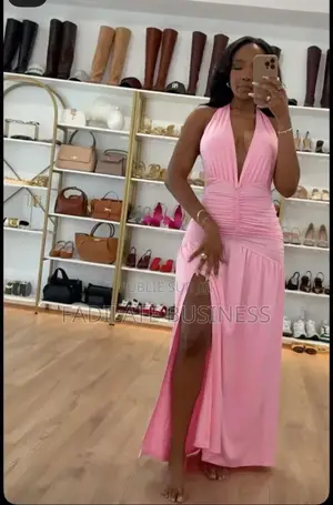 Photo - Des Robes De Soirée Et Autres Évènement