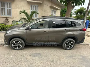 Toyota Rush 2024 Gris