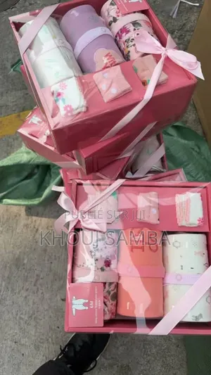 Lot Grenouilléres Et Chaussettes