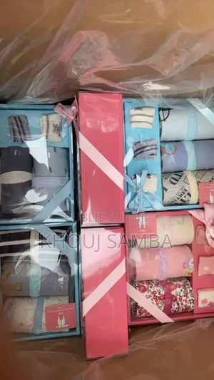 Lot Grenouilléres Et Chaussettes