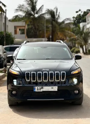 Photo - Jeep Cherokee 2015 Noir