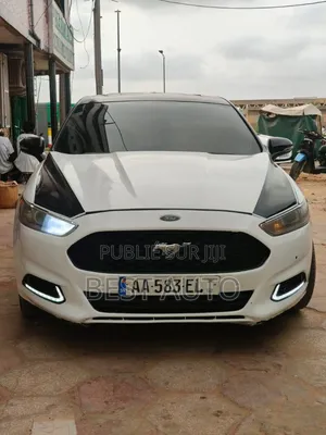 Photo - Ford Fusion 2013 Blanc