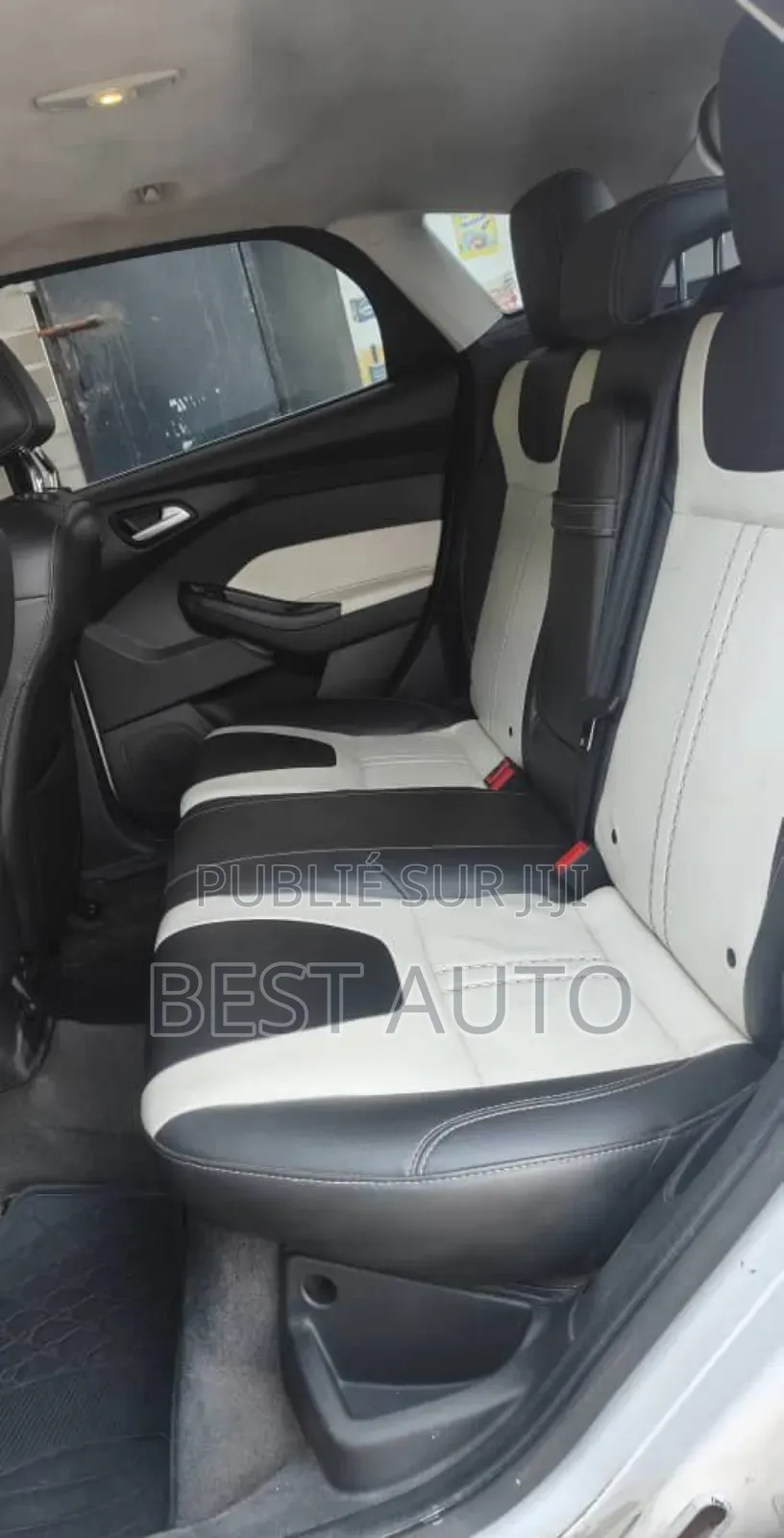 Ford Focus 2013 Blanc