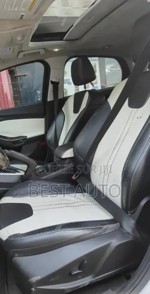 Ford Focus 2013 Blanc