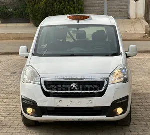Photo - PEUGEOT Partenaire 2016 Blanc