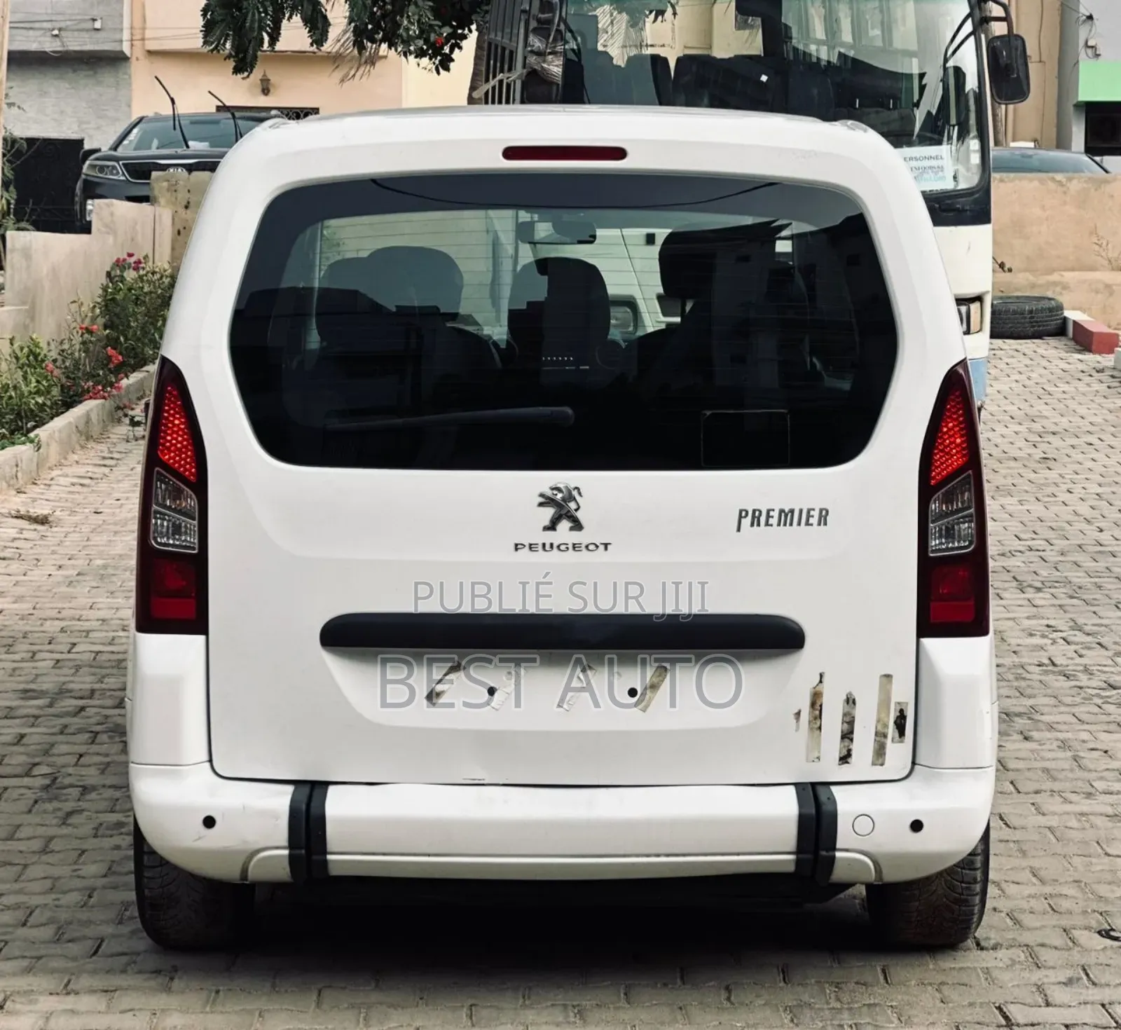 PEUGEOT Partenaire 2016 Blanc