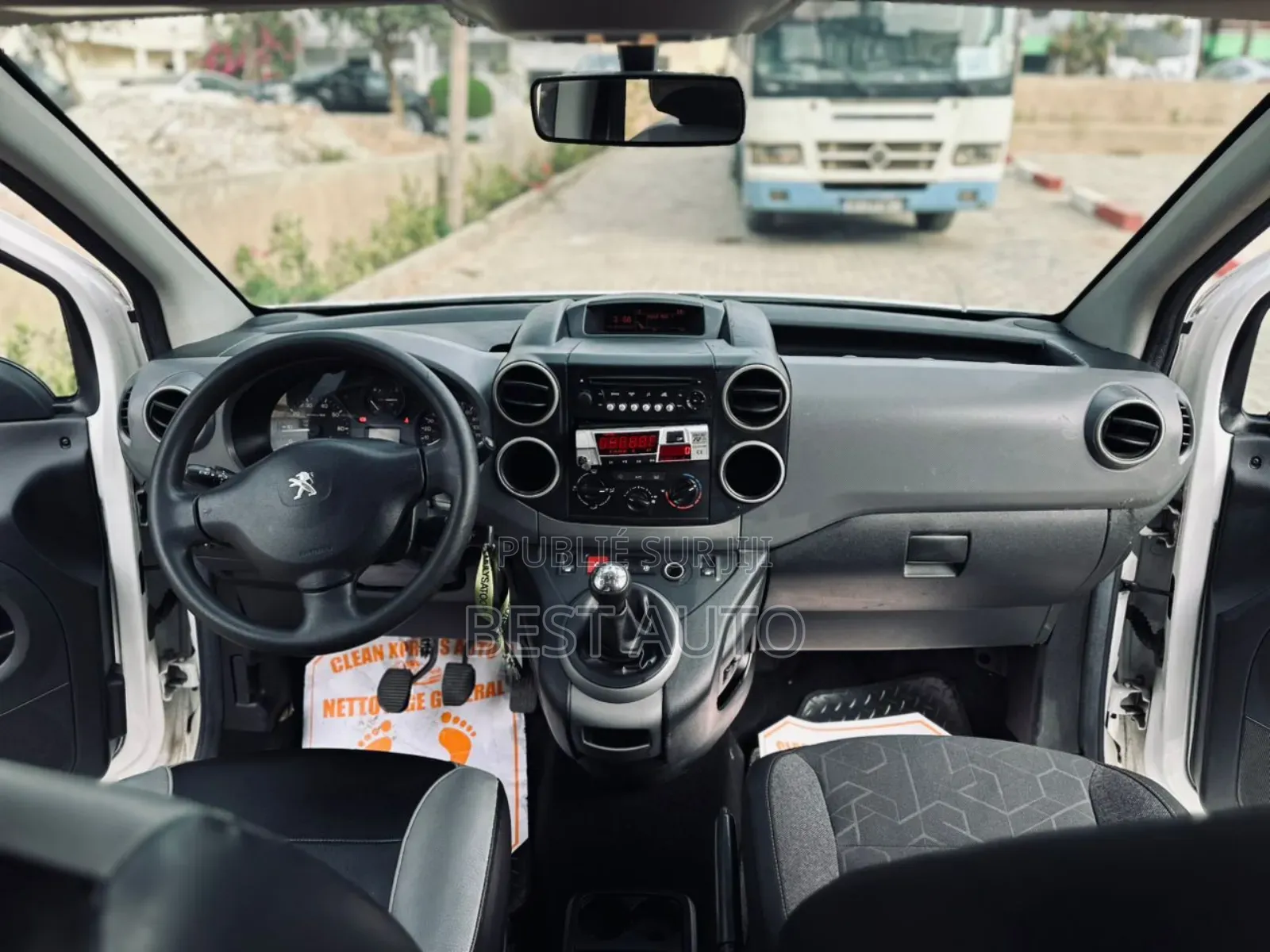 PEUGEOT Partenaire 2016 Blanc