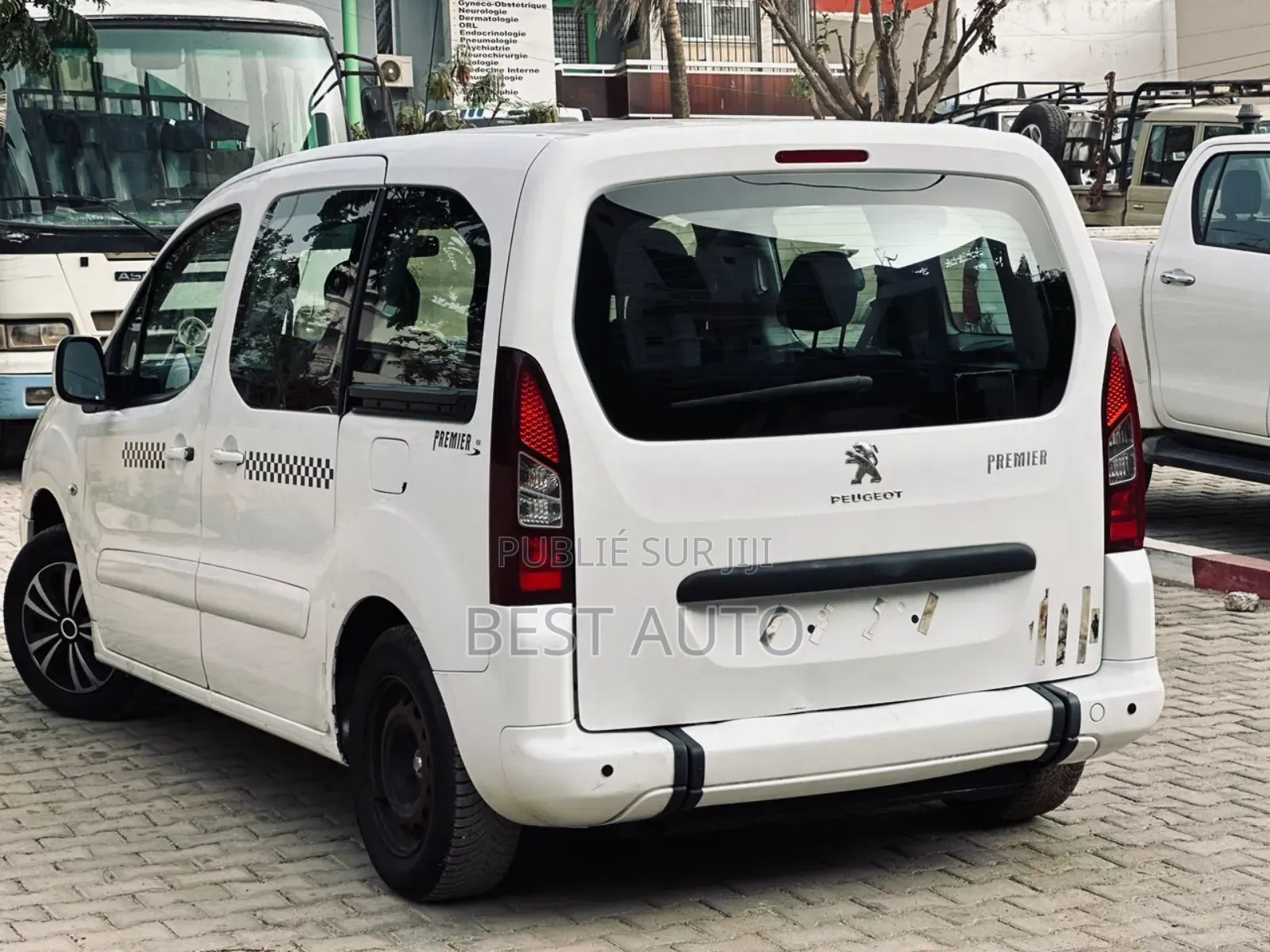PEUGEOT Partenaire 2016 Blanc
