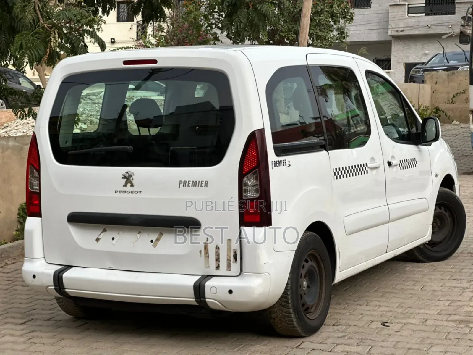 PEUGEOT Partenaire 2016 Blanc