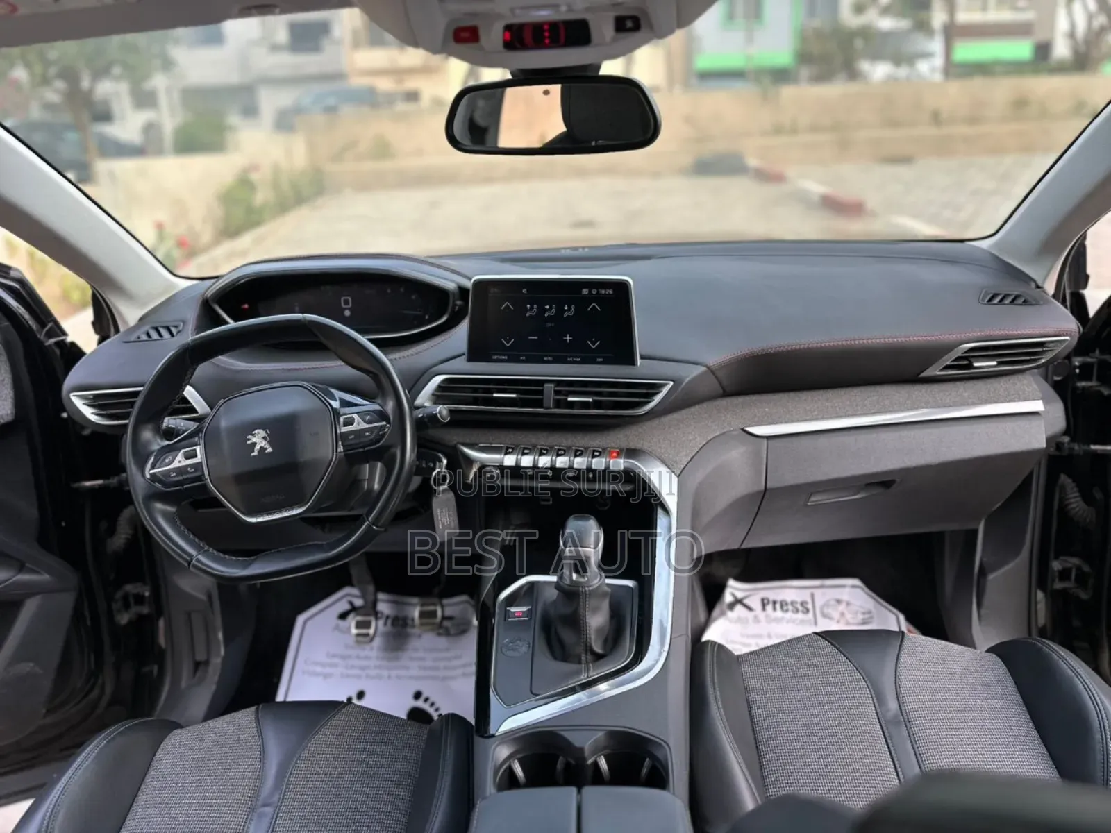 PEUGEOT 3008 2018 Noir