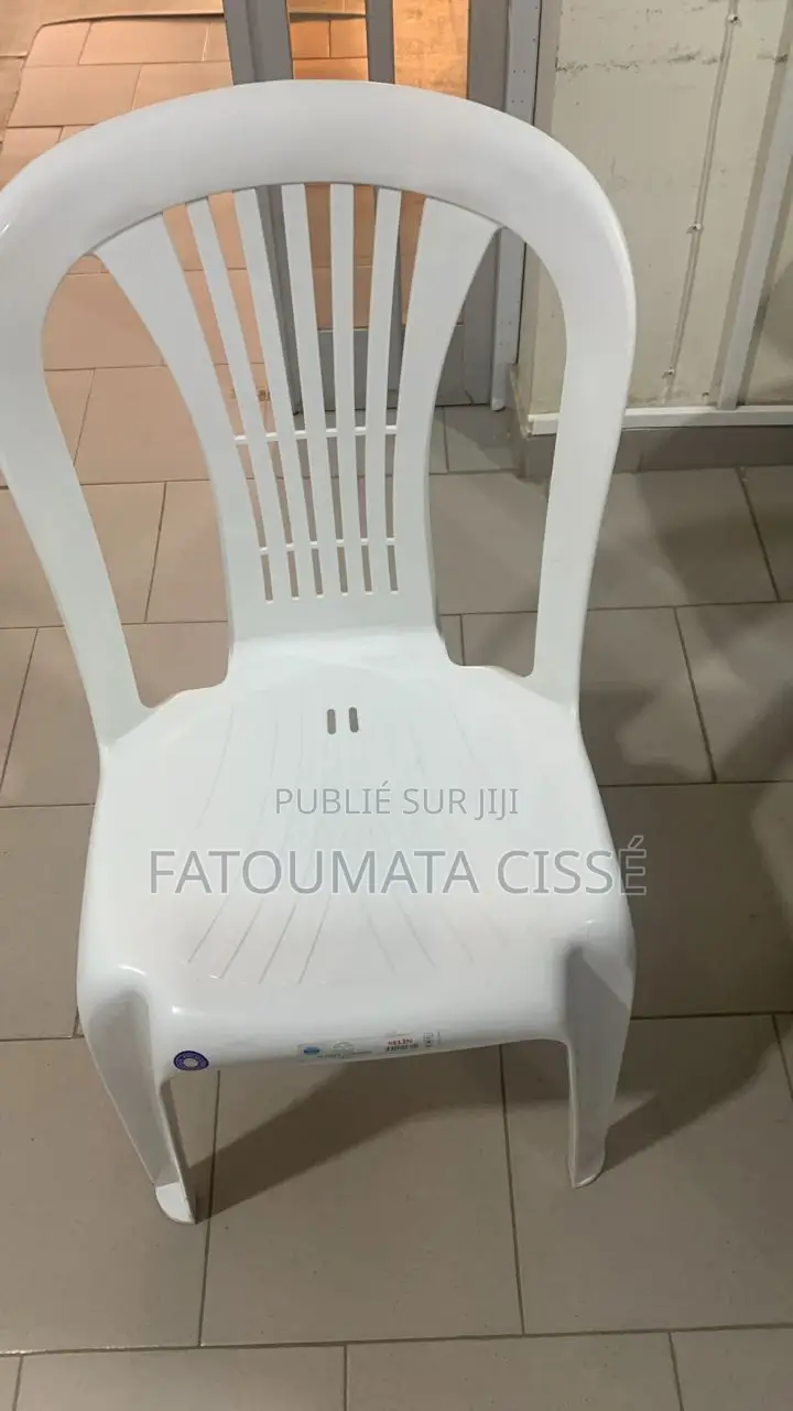 Vente De Chaises Napoleons Plastiques Sans