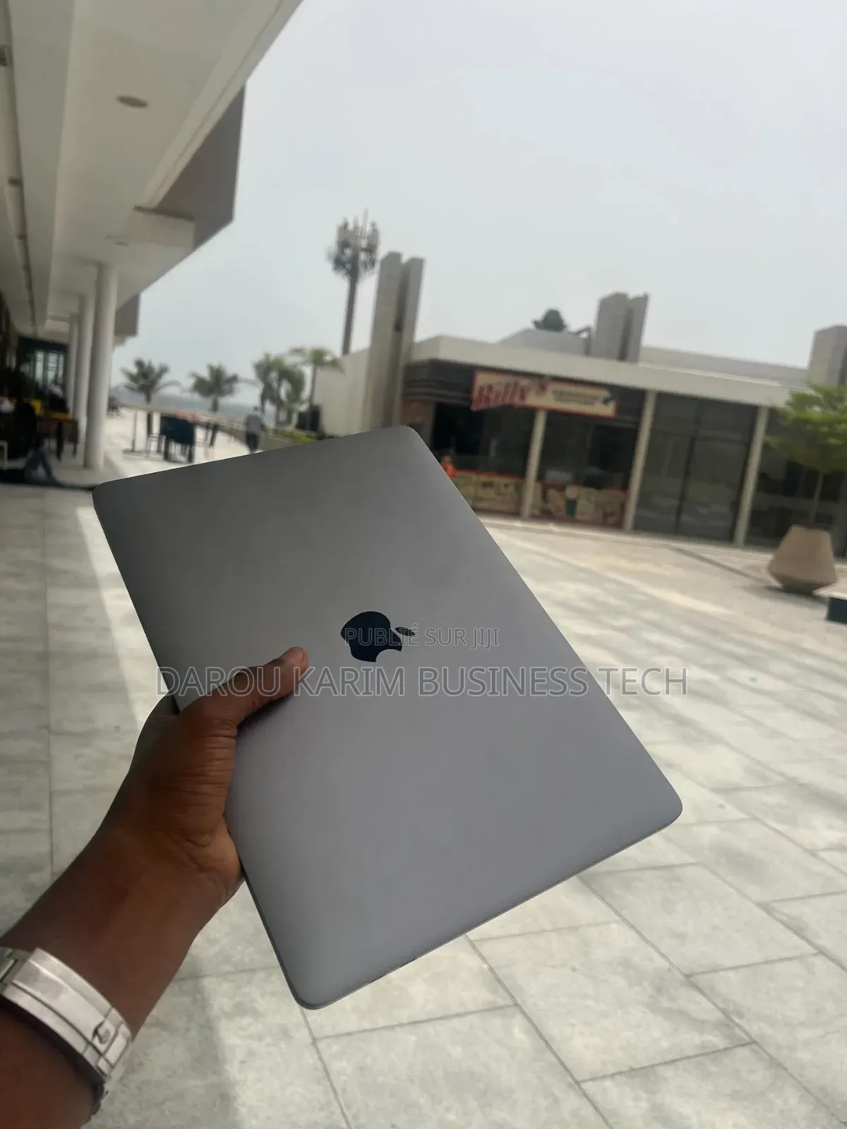 New Apple MacBook Air 2020 16GB Intel Core I7 SSD 512GB