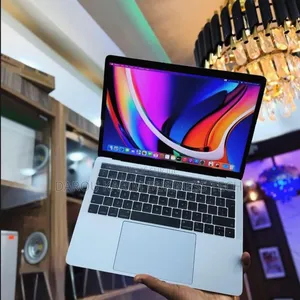 Photo - New Pomme MacBook Pro 2020 16GB Intel Core I5 SSD 512GB