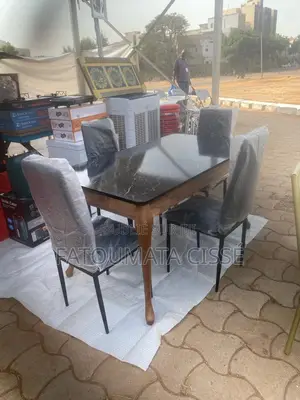 Photo - Vente Des Tables a Manger a Bon Prix