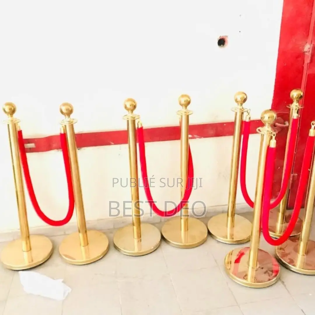 Location De Tapis Rouge Et Potelets Sur Dakar