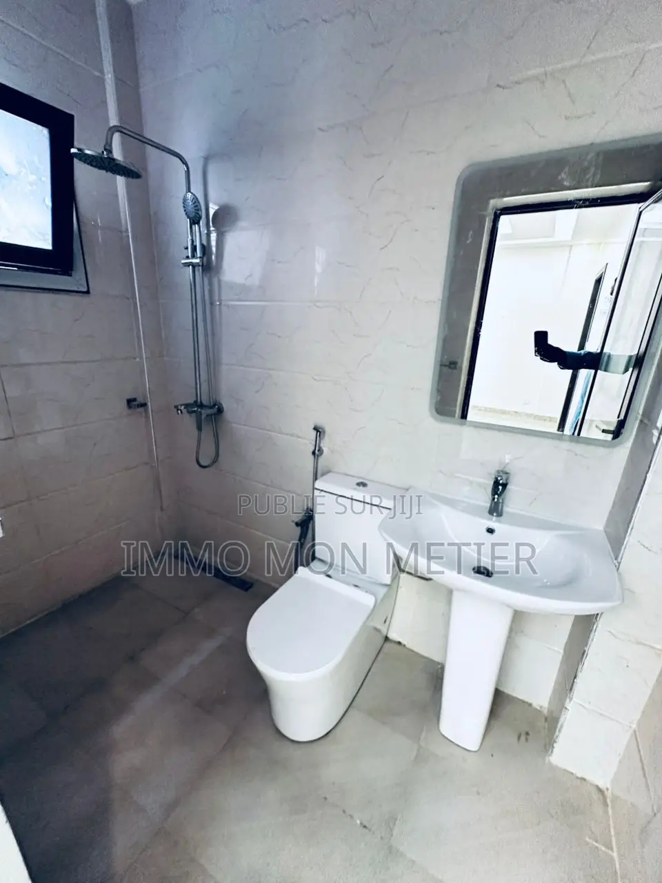 1chbre Studio dans Ouakam à Louer