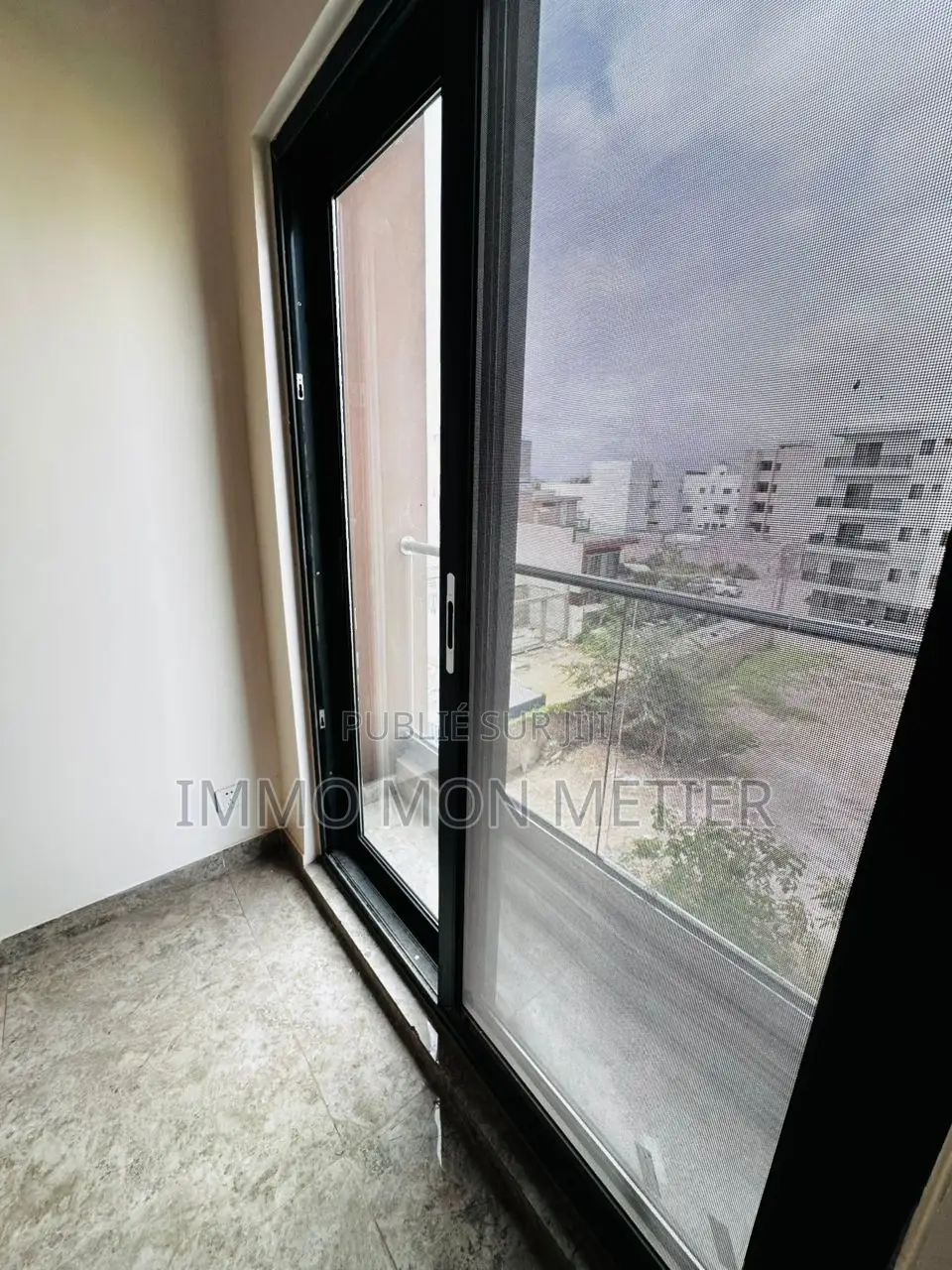 2chbre Appartement dans Ouakam à Louer